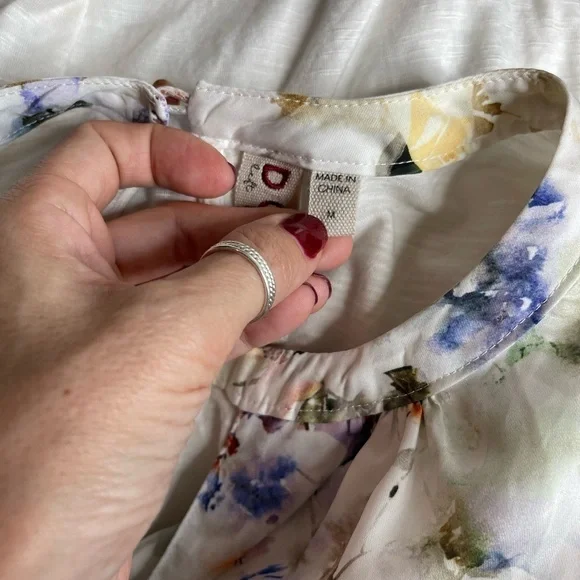 Anthropologie Dolan Floral Long Ruffle Sleeve Blouse Size Medium - Picture 12 of 15